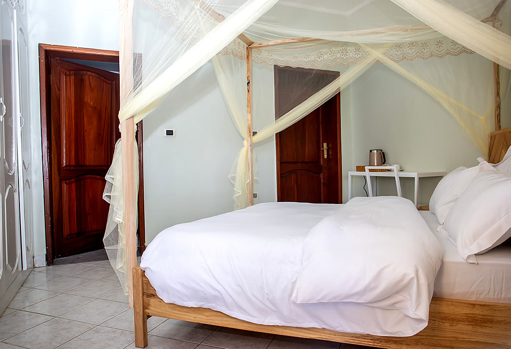 Queen Room with Balcony
